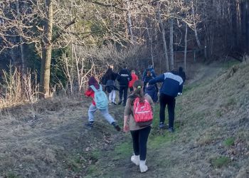 Powiększ zdjęcie: Zejście z góry Zebrzydka i powrót do Ośrodka