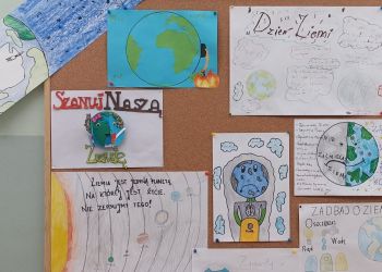 Powiększ zdjęcie: Gazetka z pracami dzieci o tematyce ekologicznej