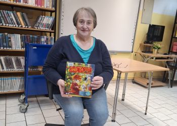 Powiększ zdjęcie: Pani bibliotekarka