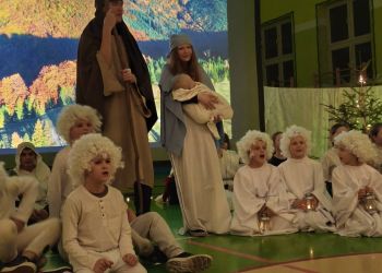 Powiększ zdjęcie: scenka z jasełek