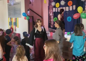 Powiększ zdjęcie: dzieci na sali