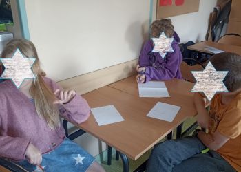 Powiększ zdjęcie: klasa szkolna