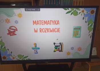 Powiększ zdjęcie: tytuł na tablicy